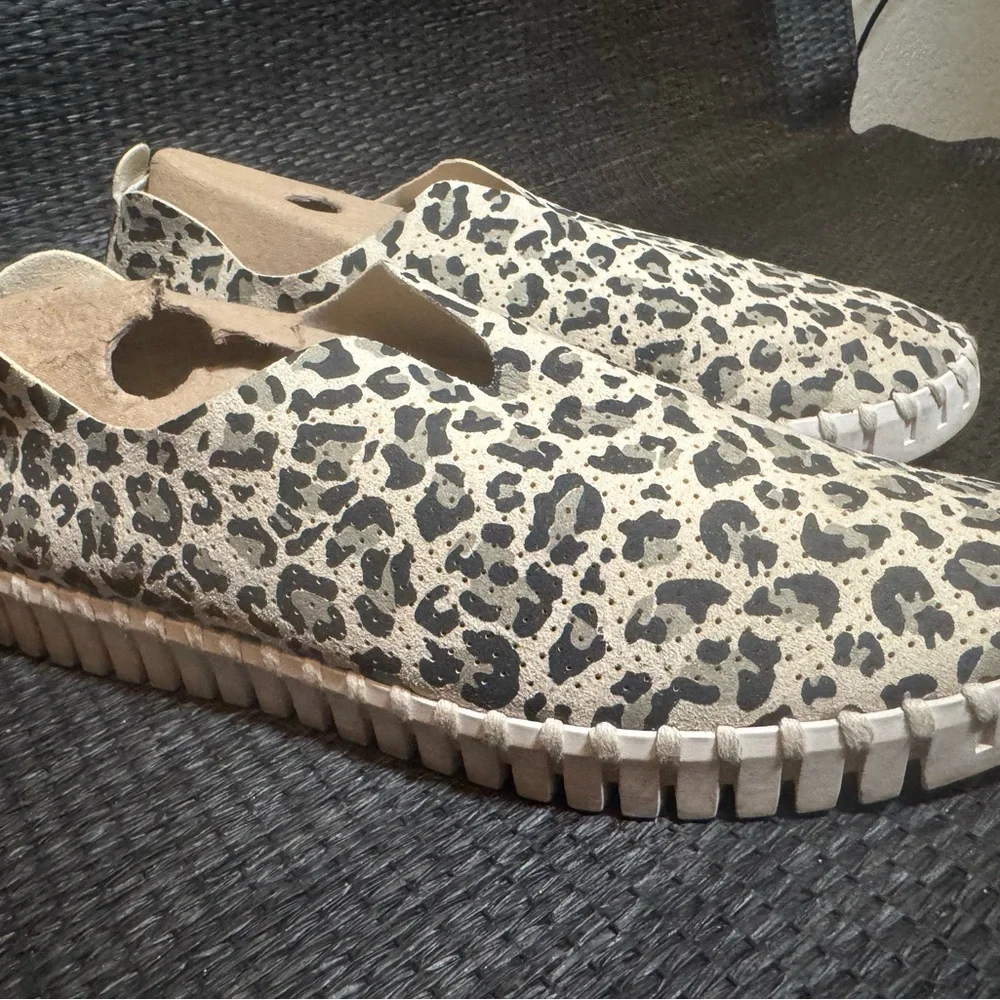 Ilse Jacobsen Black and Cream Leopard Flats - Picture 2 of 9